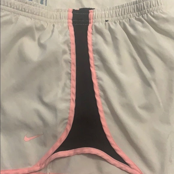 EUC set of 4 Girls Nike Dri-Fit Shorts Large - Picture 11 of 13